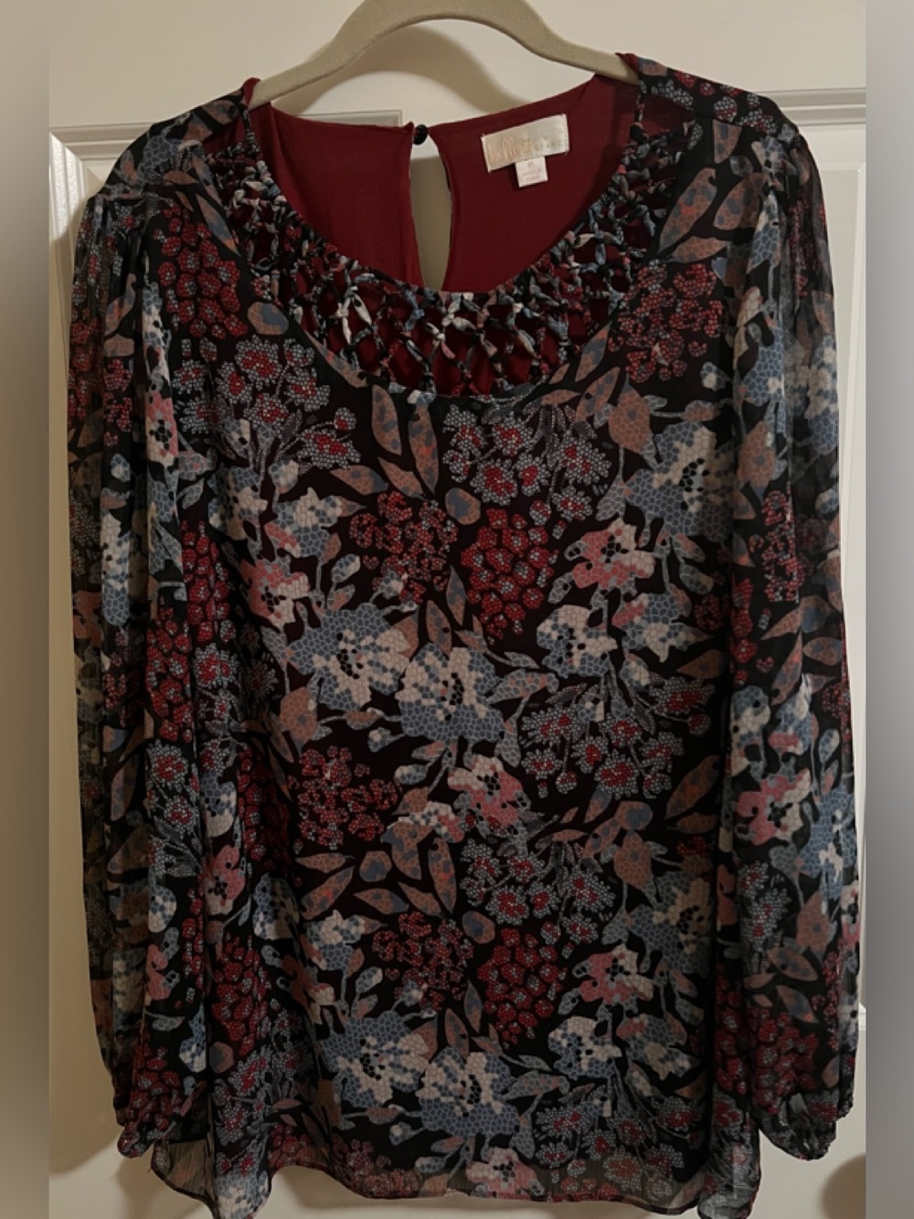 EUC belle layered floral top. Size M